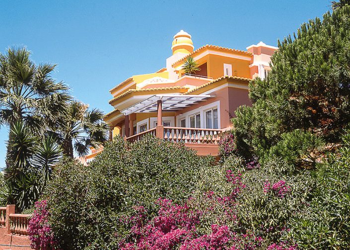 Vivenda Miranda Algarve - Blick aus dem Garten auf das romantische Hotel
