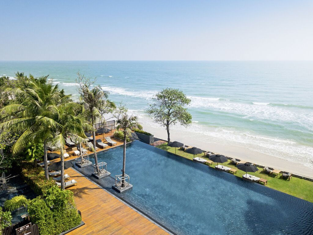 V Villas Hua Hin, am Infinitypool am Strand